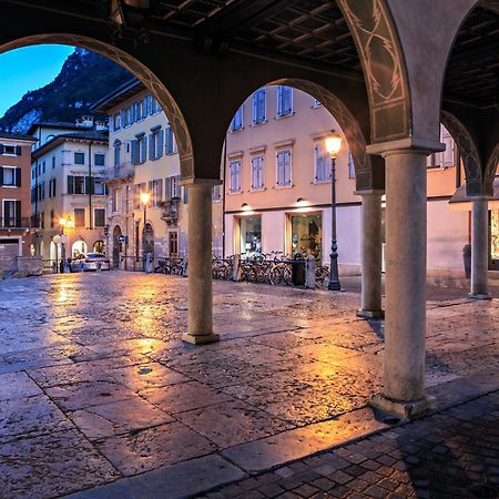 Appartamento Amy - Happy Rentals Riva del Garda Ngoại thất bức ảnh